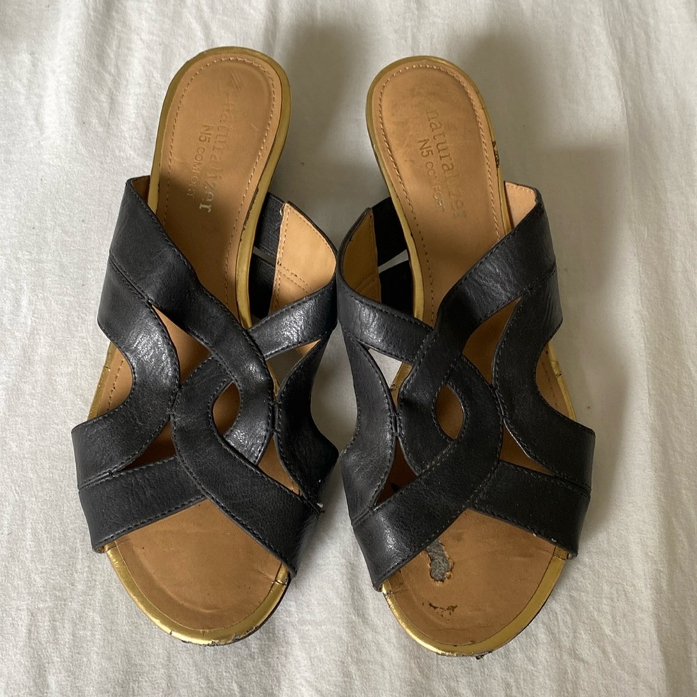 Naturalize N5 comfort black size 5 Sandals